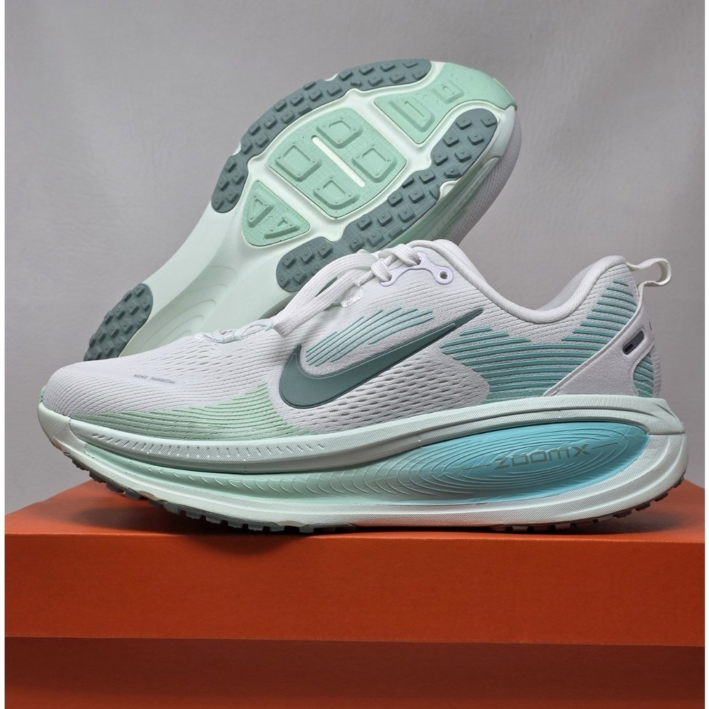 Nike Vomero 18 Size 11 Womens White Cannon Bleached Turq Shoes HM6804 106 New